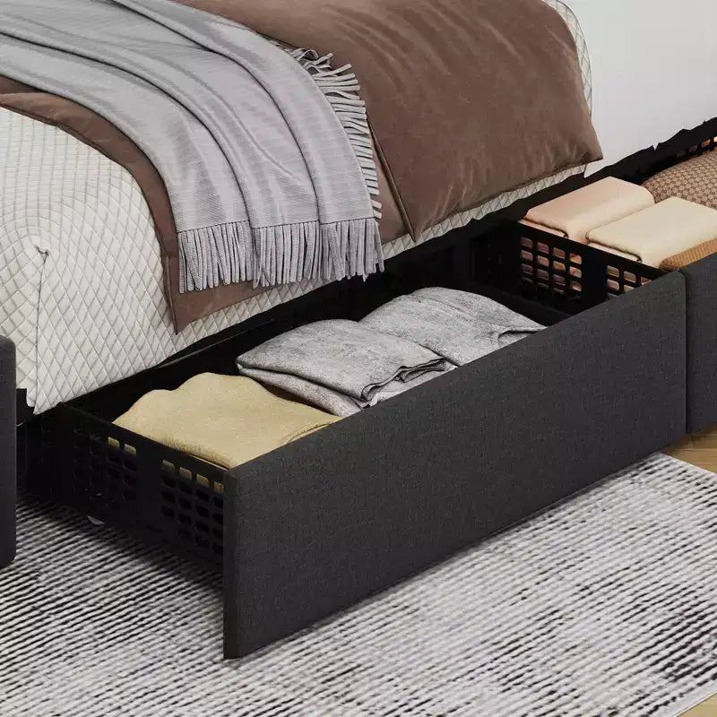 Letto imbottito in lino trapuntato con testiera regolabile e 4 cassetti contenitore