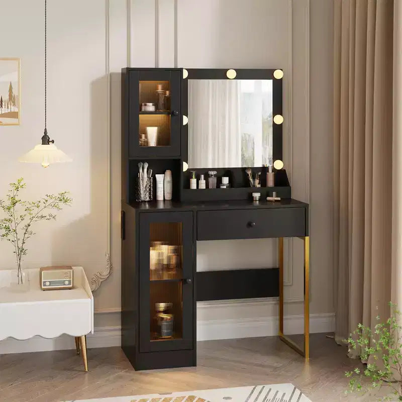 Toeletta con specchio, 3 modalità di illuminazione, prese di corrente e porte USB integrate, cassetti e mobiletto.