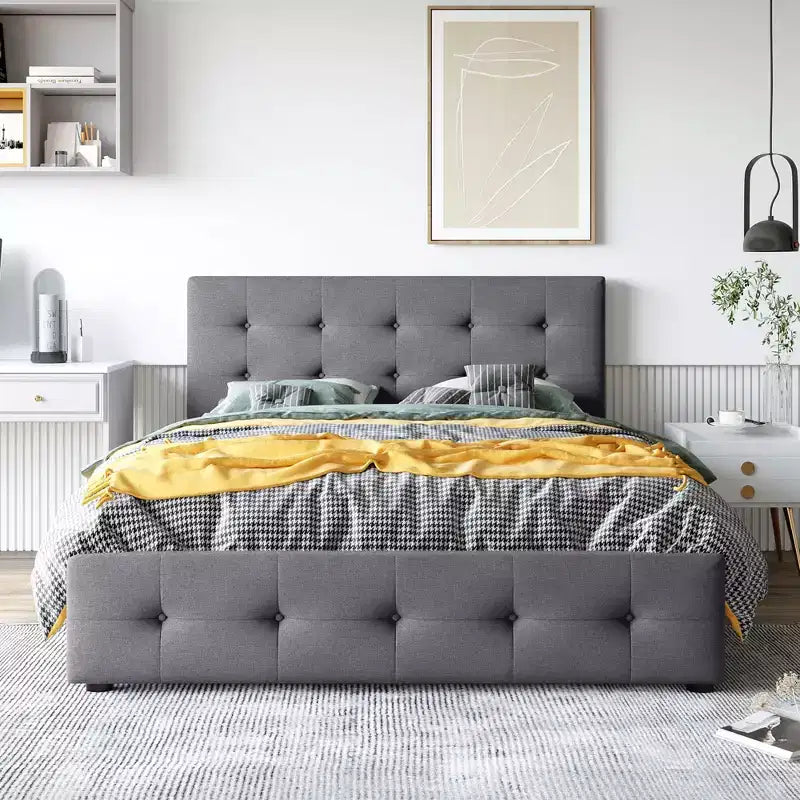 Letto a piattaforma Queen Size imbottito con testiera classica e 4 cassetti-ModernLuxe