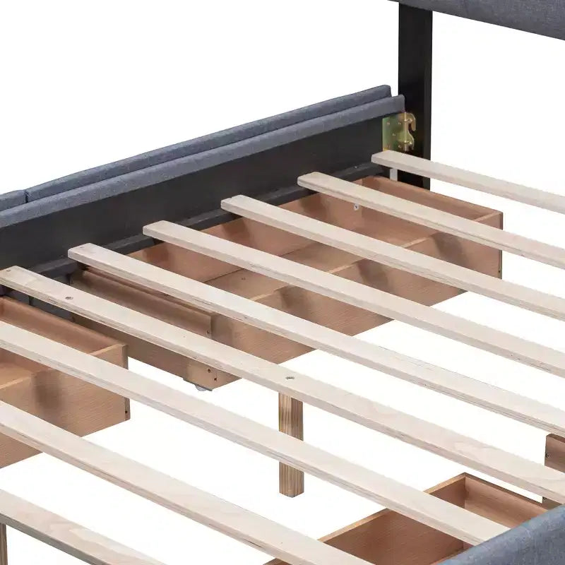 Letto a piattaforma Queen Size imbottito con testiera classica e 4 cassetti-ModernLuxe