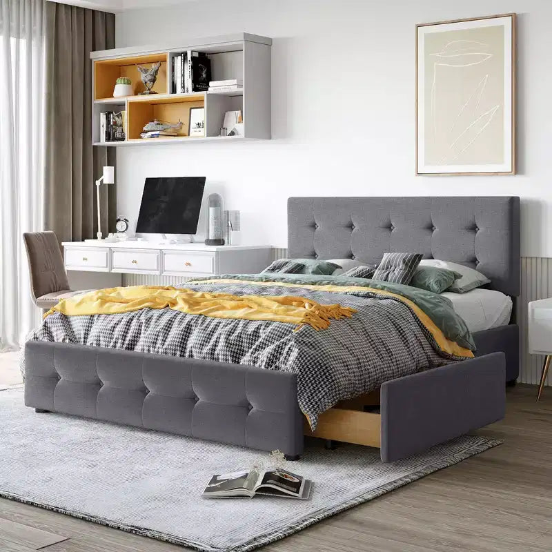 Letto a piattaforma Queen Size imbottito con testiera classica e 4 cassetti-ModernLuxe