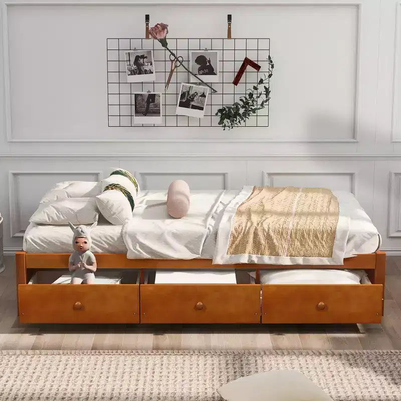 Letto a piattaforma a una piazza in legno di pino con 3 cassetti portaoggetti